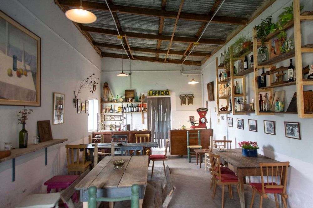 El interior de la pulpería, donde se respira tradición.