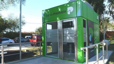 Cabina con dos cajeros automáticos en Sierra de los Padres, en el distrito de General Pueyrredón.