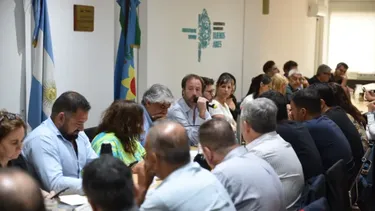 El ministro de Economía, Pablo López, en una reunión de paritarias con los gremios.&nbsp;