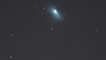 La luz que se vio alrededor de la medianoche del miércoles desde Chile, Argentina, Uruguay y Brasil. (X @seba_sirius)