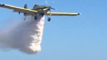 La Provincia envió un avión hidrante al incendio en Mar Azul, Villa Gesell