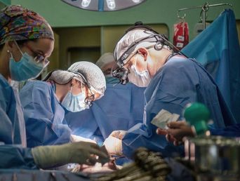 En la provincia de Buenos Aires, unas 5 mil personas aún esperan ser trasplantadas. En la provincia de Buenos Aires, unas 5 mil personas aún esperan ser trasplantadas.
