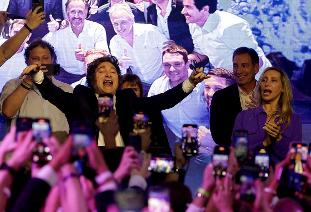 El presidente JUavier Milei celebra el triunfo libertario. (NA)