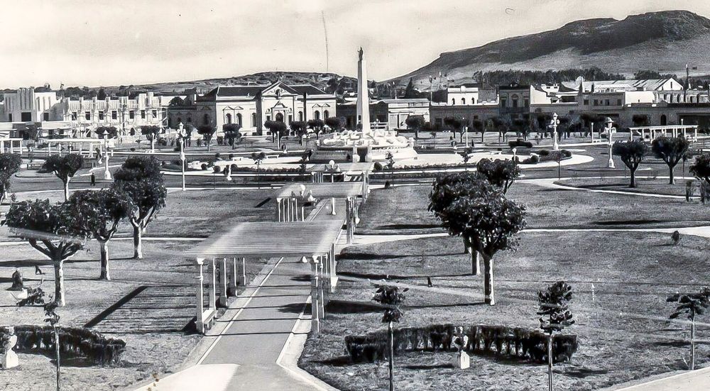 La Plaza Libertad, emblema de Balcarce y una de las obras de Salamone en esa ciudad.