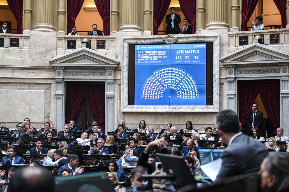 Tras una sesión maratónica, el oficialismo logró la media sanción del Presupuesto 2026 en Diputados.