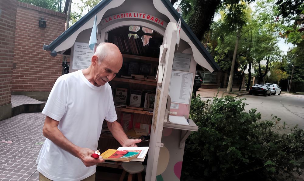 Luego de fundar la Casita Literaria Mario Erkekdjian impulsa nuevos proyectos comunitarios