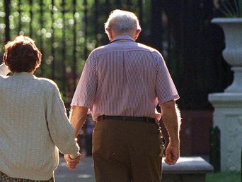 Una pareja de jubilados. Una pareja de jubilados.