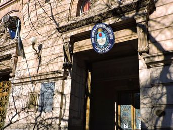 bahia blanca: 7 anos y medio de prision para un remisero que abuso de una nina