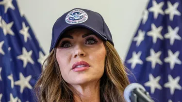 La secretaria Kristi Noem, que el lunes estará con Milei.