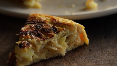 La tortilla de papas, el perfecto resumen de las comidas de España con ingredientes de Latinoamérica.