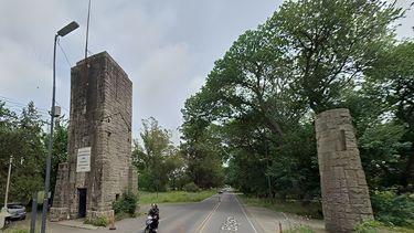 La entrada del Parque Pereyra Iraola por donde cruzó el sargentojunto a la víctima.