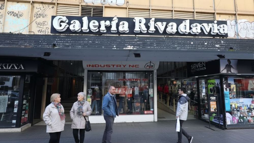 Cierra la Galería Rivadavia y se despide un ícono del centro platense