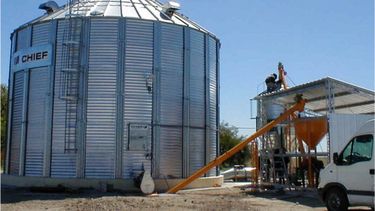 Los operarios del establecimiento rural no advirtieron la presencia del menor en los silos. (Archivo/Imagen ilustrativa)