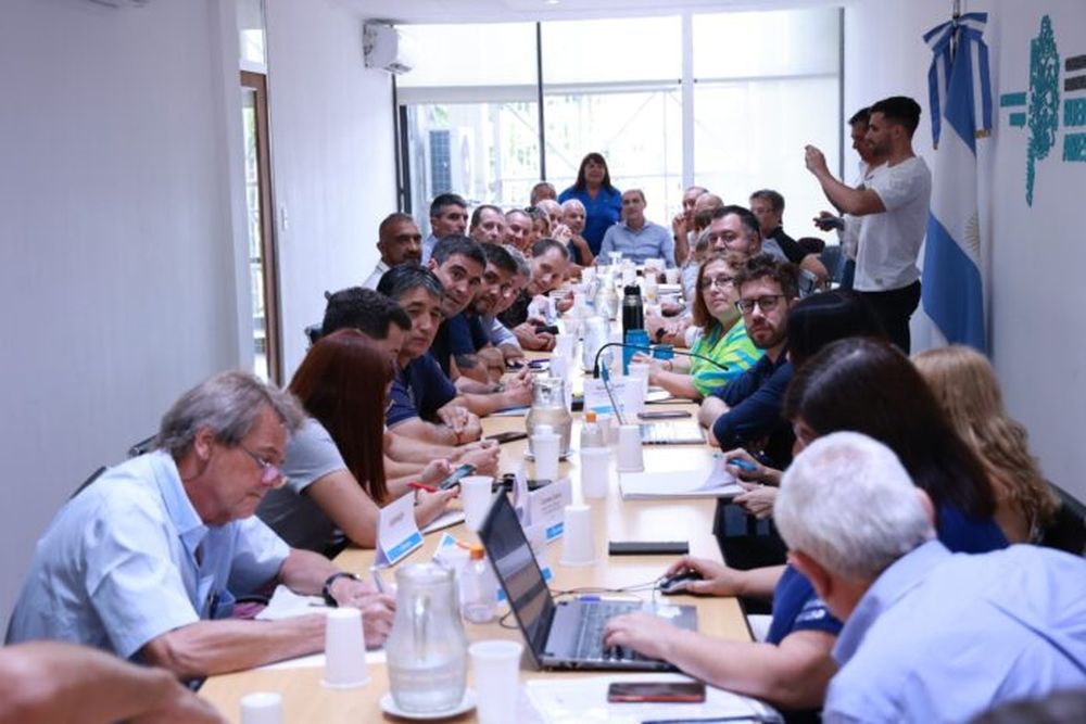 Una reunión con los gremios estatales.