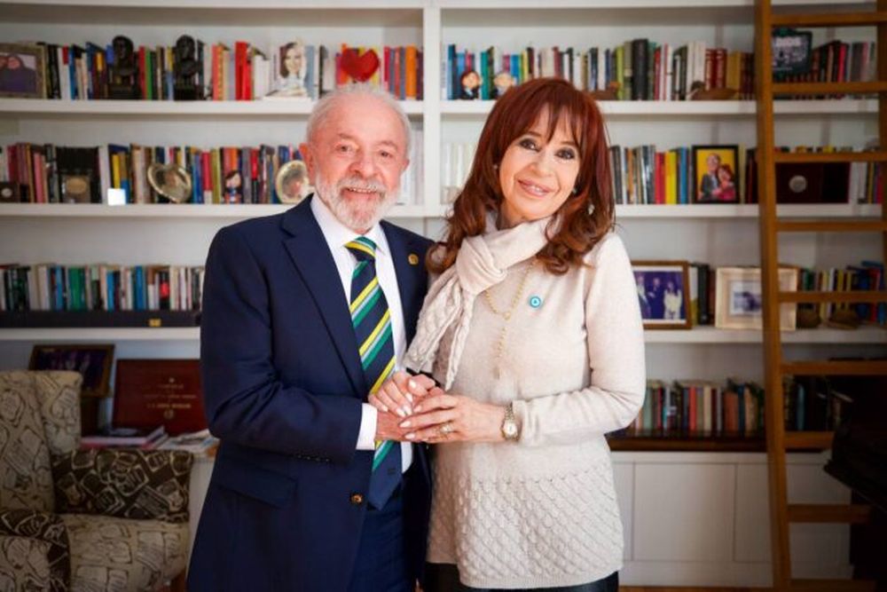 Lula Da Silva y Cristina Fernández de Kirchner se reunieron en el departamento de la exmandataria. (X @CFKArgentina)