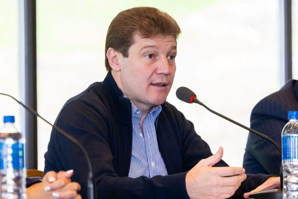 El gobernador de Tierra del Fuego, Gustavo Melella, confirmó que su provincia paralizará la producción de petróleo por 24 horas este miércoles. (Facebook)