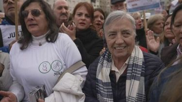 La hermana Martha Pelloni encabezó una marcha en el Obelisco por la aparición de Loan Danilo Peña.