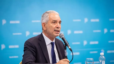 La administración de Julio Alak en La Plata recibe elogios por combinar equilibrio fiscal e inversión.