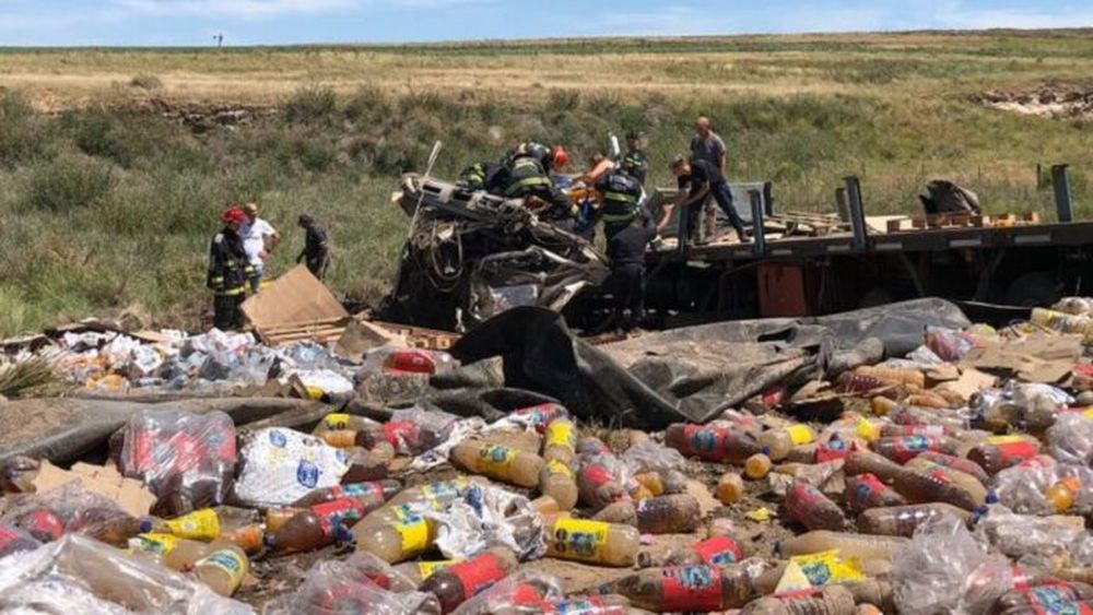 El camión accidentado en la ruta 74, en Tandil. - El Eco -