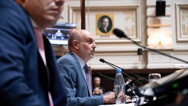 Alexis Guerrera preside la sesión por el endeudamiento. Alexis Guerrera preside la sesión por el endeudamiento.