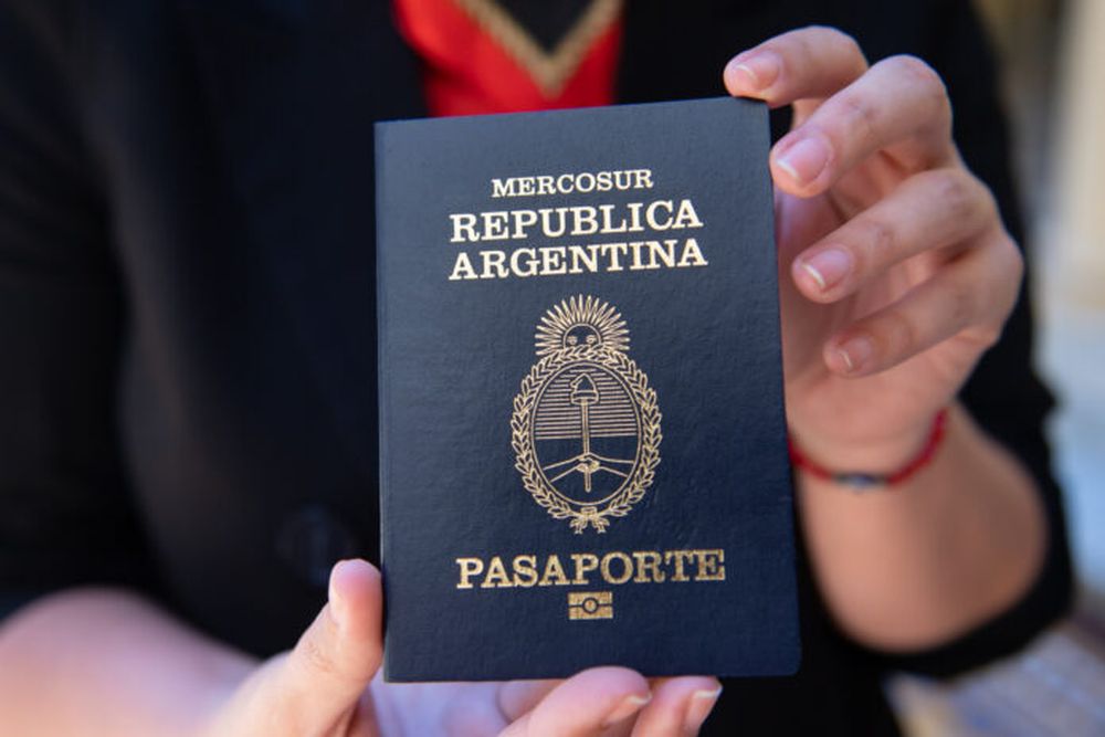 El pasaporte argentino.