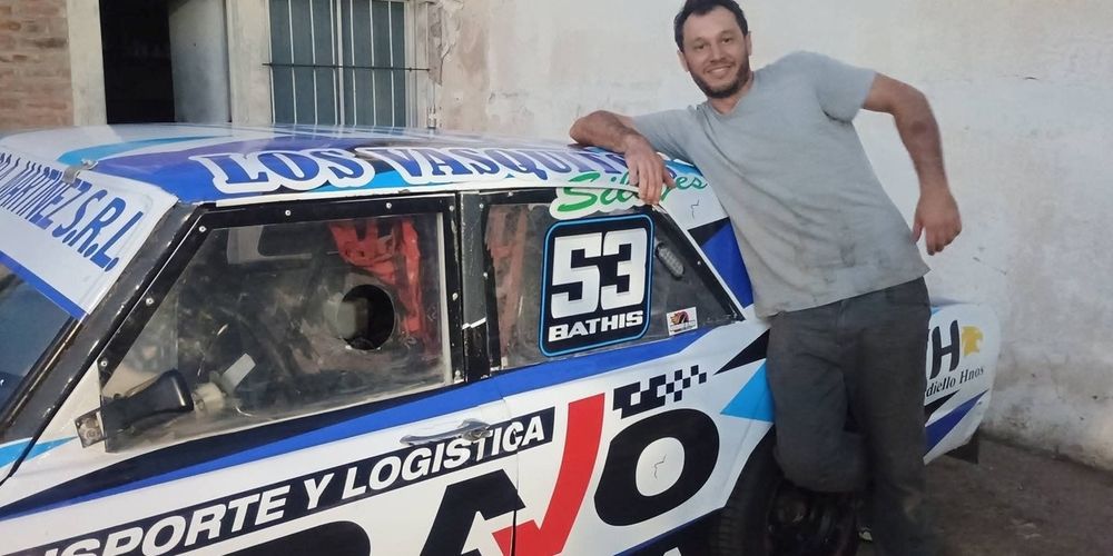 Luciano Bathis competía en Supercar, de la Categorías Regionales del Automovilismo del Sudoeste (CRAS).