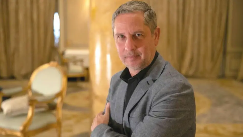 Guillermo Martínez, hijo pródigo de Bahía Blanca se presenta en la Feria del Libro. (Foto La Nueva)