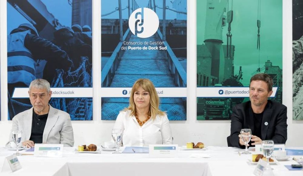 Mónica Litza asumió como nueva presidenta del Consorcio de Gestión del Puerto de Dock Sud. Mónica Litza asumió como nueva presidenta del Consorcio de Gestión del Puerto de Dock Sud.