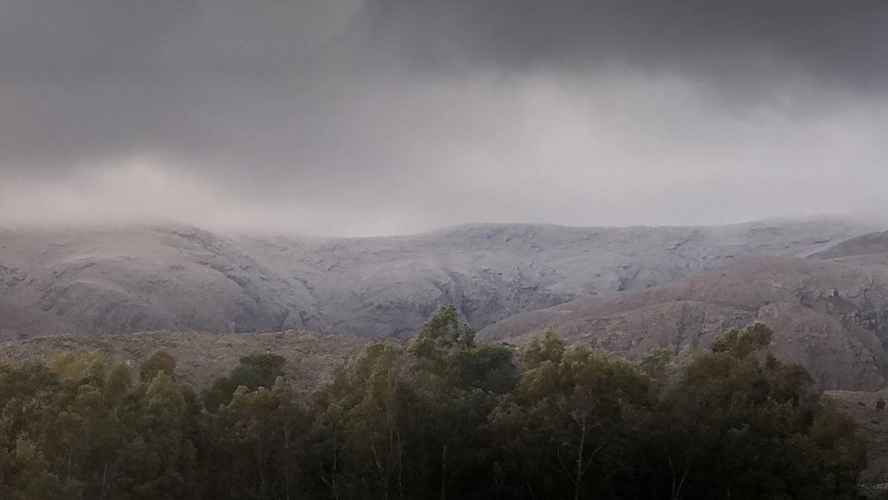 Se espera un domingo con cumbres nevadas en la zona de Sierra de la Ventana. Se espera un domingo con cumbres nevadas en la zona de Sierra de la Ventana.