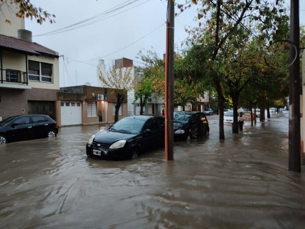 En Bahía Blanca la tempestad dejó al menos diez muertos. (La Brújula 24)