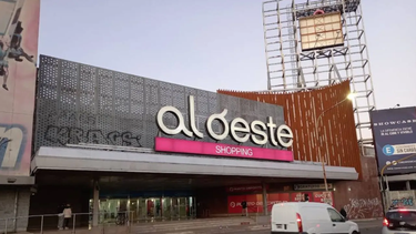 Al Oeste Shopping, en Haedo, partido de Morón.