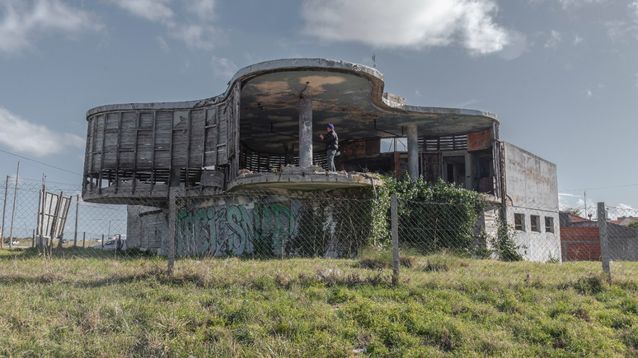 El Parador Ariston es un ícono del Movimiento Moderno en Argentina. El Parador Ariston es un ícono del Movimiento Moderno en Argentina.