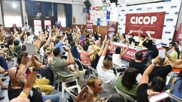 La votación de la propuesta paritaria en el congreso de CICOP. La votación de la propuesta paritaria en el congreso de CICOP.