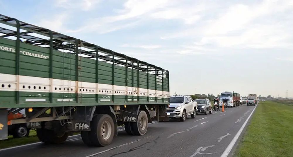 El accidente provocó un gran embotellamiento en la ruta 205. El accidente provocó un gran embotellamiento en la ruta 205.