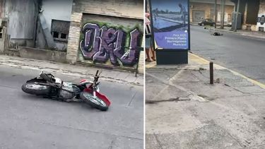 La motocicleta tendida en la calle, luego del trágico episodio.&nbsp;