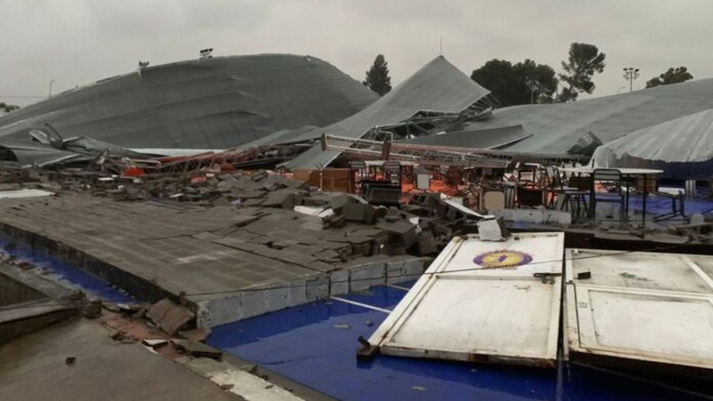 Uno de los clubes bahienses destruidos por el temporal del sábado 16 de diciembre de 2023. (La Brújula 24)