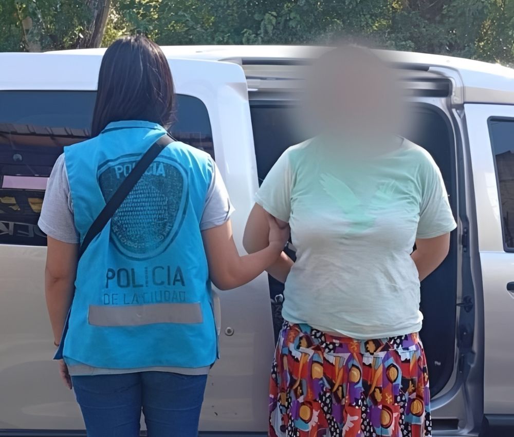 La falsa cuidadora fue detenida en Lomas de Zamora.