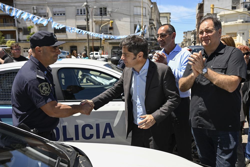 Axel Kicillof, el ministro Javier Alonso y el intendente de Azul, Nelson Sombra.