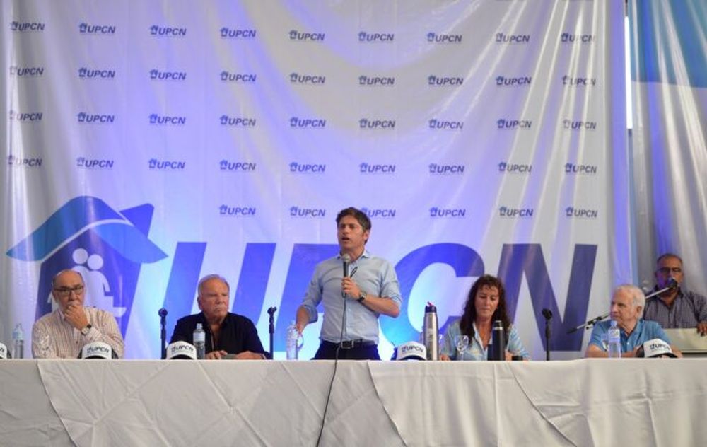 Kicillof en una reunión con UPCN.