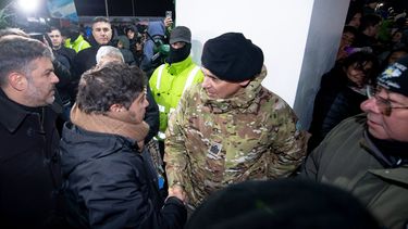 Axel Kicillof en Tierra del Fuego con ex combatientes de Malvinas.&nbsp;