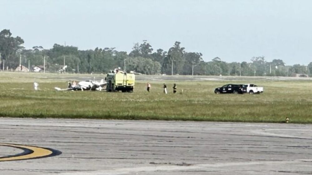 Una avioneta tuvo un aterrizaje forzoso en el aeropuerto de Mar del Plata. (La Capital)