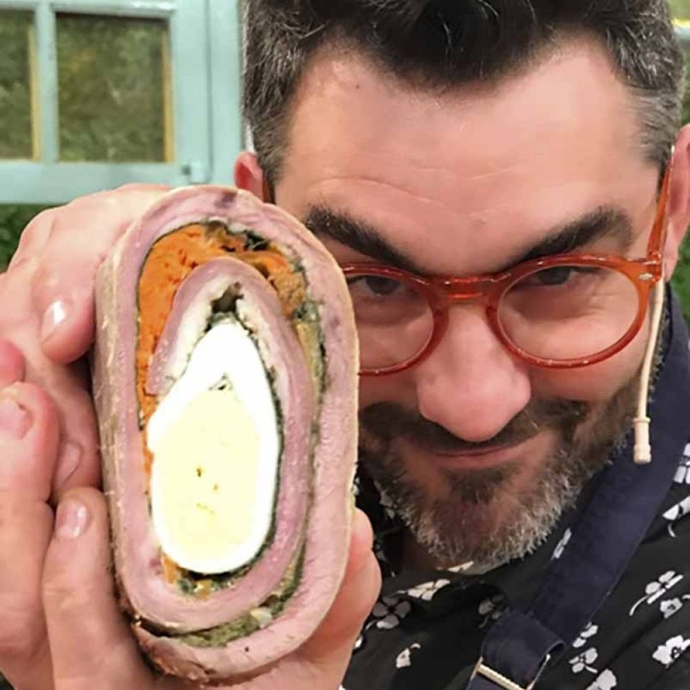 Juan Braceli y su matambre. Juan Braceli y su matambre.