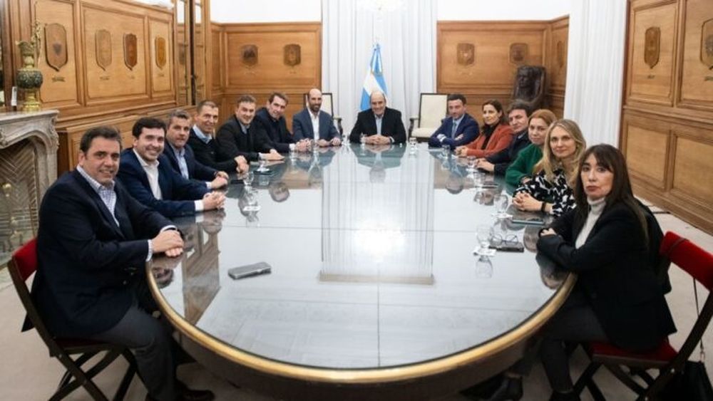 El jefe de Gabinete, Guillermo Francos, recibió a diputados de la UCR. - Jefatura de Gabinete -