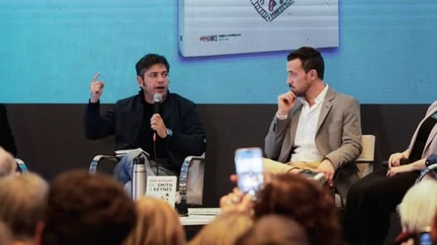 El gobernador Kicillof en la Feria del Libro.