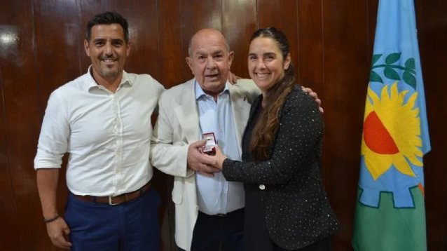 Menéndez, 50 años al servicio de Chivilcoy. Menéndez, 50 años al servicio de Chivilcoy.