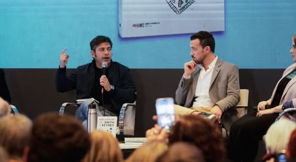 El gobernador Kicillof en la Feria del Libro.
