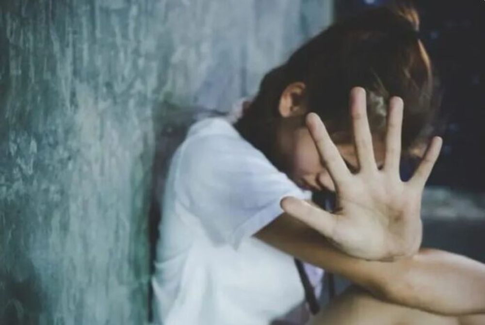 La desaparición de una persona puede estar vinculada a redes de trata de personas, por lo que se recomienda contactarse con las autoridades a través del 145, abierta los 365 días del año, las 24 horas.