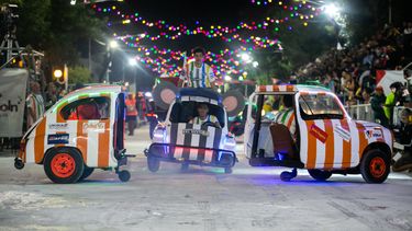 Los famosos autos del Carnaval de Lincoln.