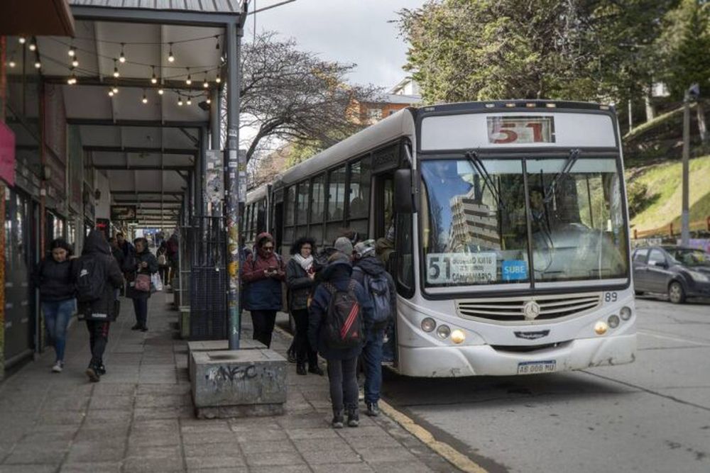 Los ómnibus, con pasaje más caro.