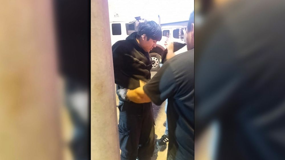 Tony Janzen Valverde Victoriano, alias “Pequeño J”, al momento de ser detenido en Lima, Perú. (Ministerio de Seguridad bonaerense)
